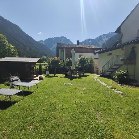 Alpenchalet Dona Partenen Exterior foto