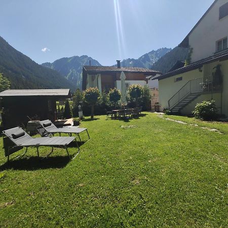 Alpenchalet Dona Partenen Exterior foto